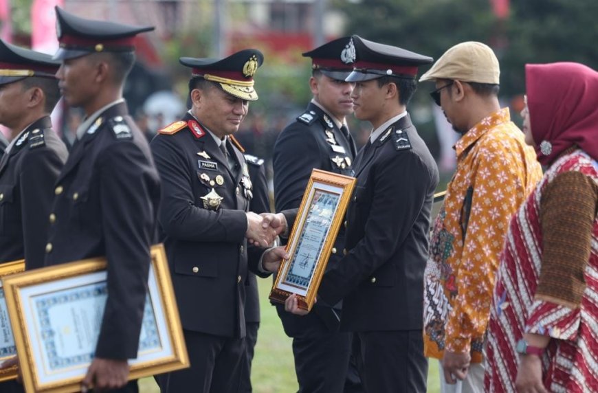 Maknai HUT ke-81 RI, Polda Jatim Tekankan Pelayanan Terbaik untuk Masyarakat